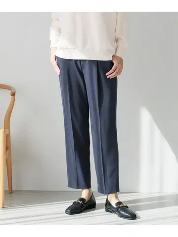 빛나는 테이퍼드 팬츠 Elura 엘루라