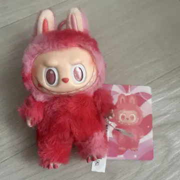 LABUBU THE MONSTERS 에너지에 푹 빠진 라브부