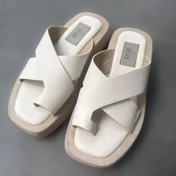 플랫 샌들
