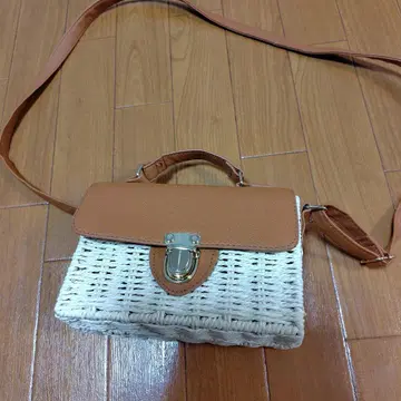 바스켓백 화이트/브라운