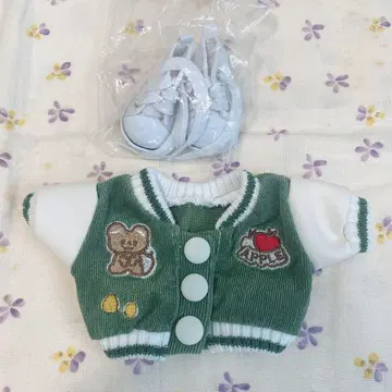 무속성 봉제 인형 의류 스카잔 화이트 스니커즈