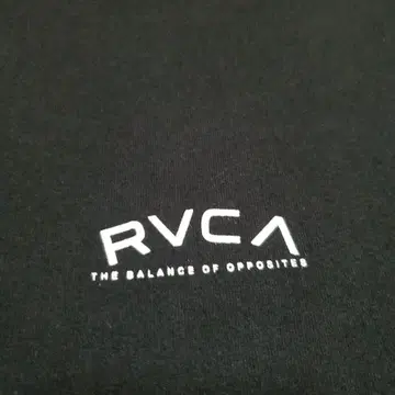 RVCA 루카 원 포인트 아치 로고 티셔츠 빅 실루엣