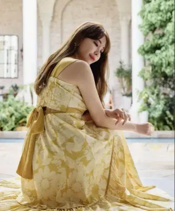 그녀의 입술에서 마요르카로 돌아가는 리본 꽃무늬