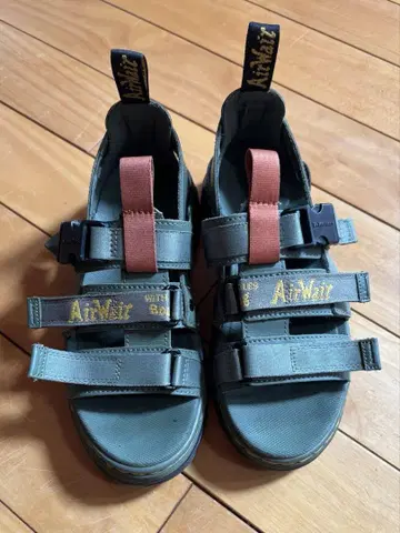 새상품급 Dr.Martens 닥터마틴 PEARSON 가죽 샌들