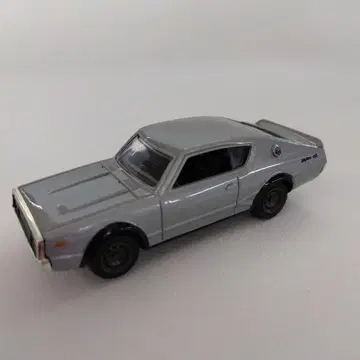 닛산 스카이라인 2000GT-R EPOCH 실버 1/72
