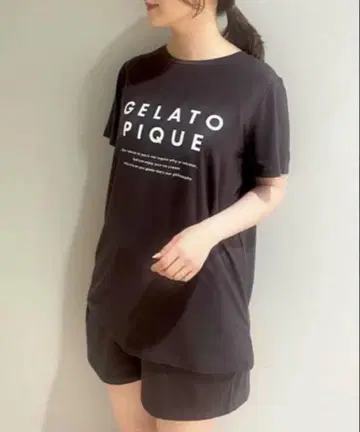 젤라또피케 접촉 냉감 COOL 레이온 로고 티셔츠 & 숏 팬츠