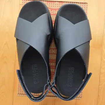 CAMPER 샌들