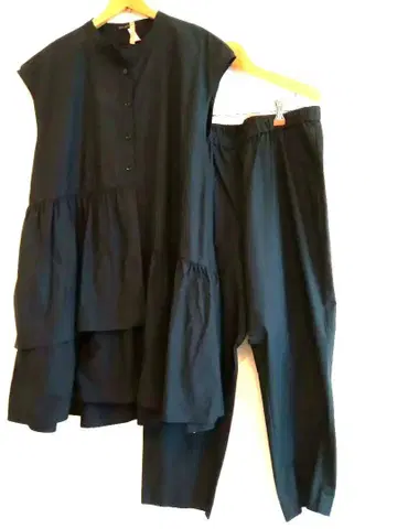 DAMAcollection. 네이비 플레어 실루엣 팬츠 셋업