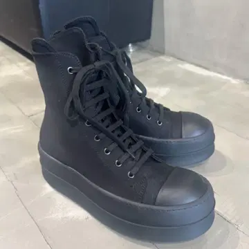 블랙 하이컷 스니커즈 지퍼