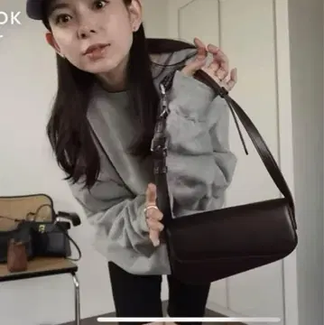 자라 숄더백 다크 브라운 macoto 착용