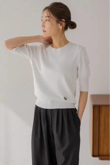 regleam 로고 반팔 니트 LOGO SHORT SLEEVE KNIT