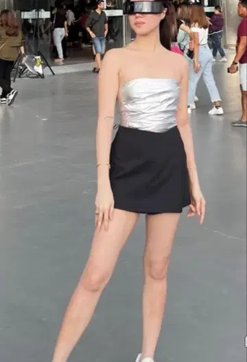 블랙 미니 스코트 스트레치 소재