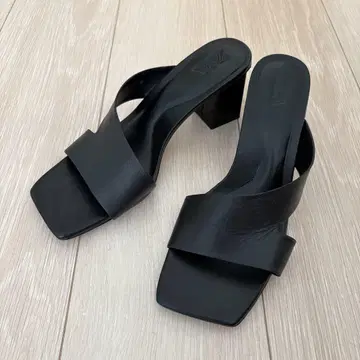 자라 샌들 블랙 39