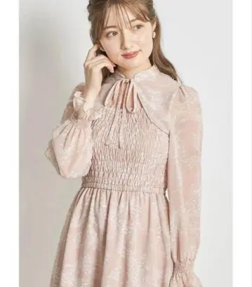 토코 리본 스탠드 카라 플라워 셔링 원피스