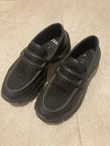 자라 블랙 메쉬 로퍼 37