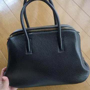 블랙 가죽 핸드백 골드 지퍼