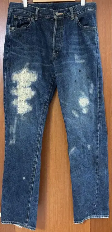 데미지 가공 다크 블루 데님 스트레이트 팬츠