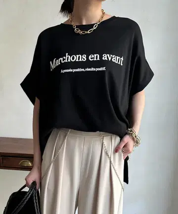 DOUDOU (두두) [WEB 한정판] 발포 프린트 로고 TEE