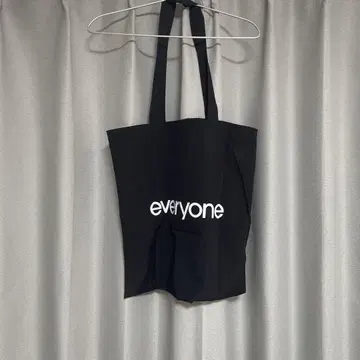 [개봉만 한 미사용 상품] everyone 나일론 로고 토트백 블랙