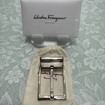 주말 가격 인하 Salvatore Ferragamo 버클만 실버