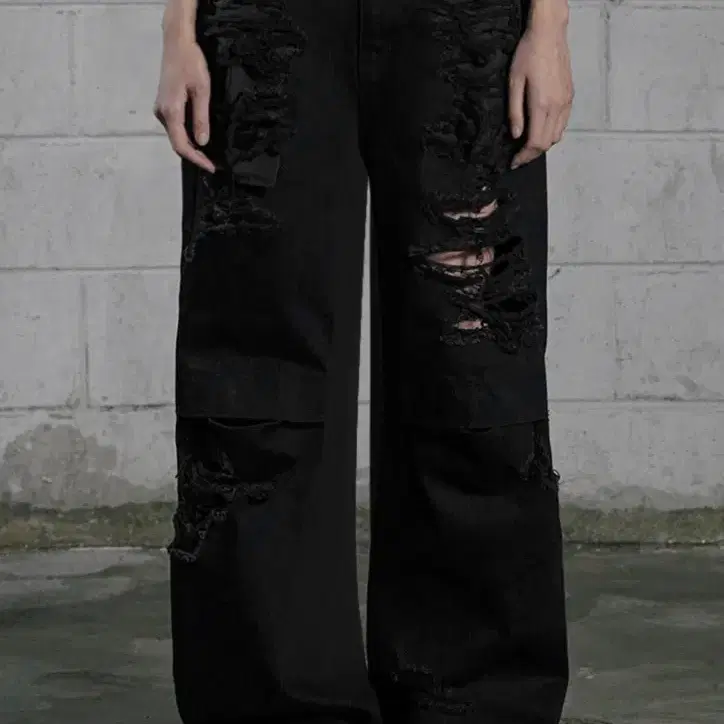 【BOHEMIAN SEOUL】DISTRESSED DEEP GRAY JEANS bohemian seoul》 DISTRESSED DEEP GRAY JEANS (BOHEMSEO/デニム