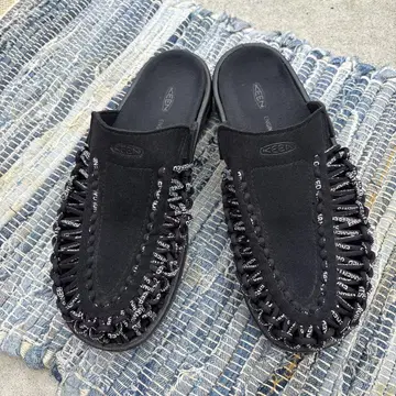 KEEN ENGINEERD GARMENTS 샌들