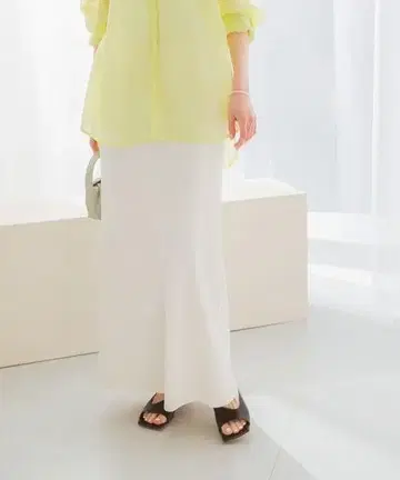 화이트 롱 스커트