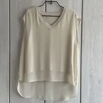 야마다야 Aga V넥 슬리브리스 탑 38