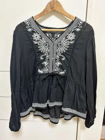 자수 블랙 코튼 셔츠
