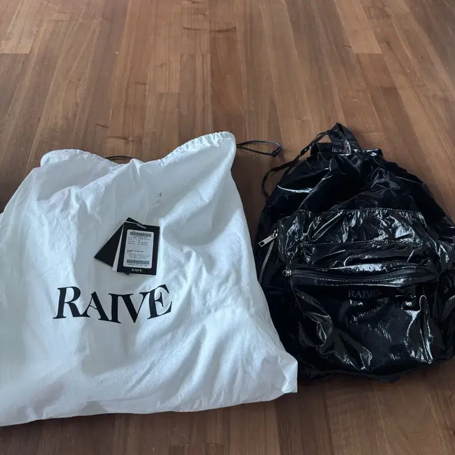 人気☆RAIVE☆ IRINA BACKPACK Irina Backpack Small in Black UB3AC020-10 - 레이브