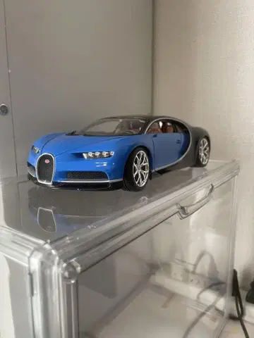 Bugatti Chiron 1/18 블랙, 파랑