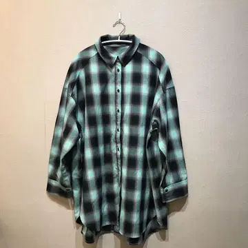 PAGEBOY 옴브레 체크 루즈 셔츠 2 사이즈 FREE
