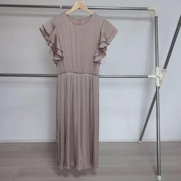 LOULOU WILLOUGHBY 베이지 프릴 소매 파티 드레스