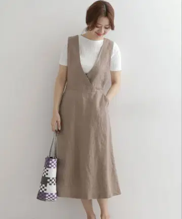 새상품급 린넨 플레어 점퍼 스커트 도어즈 베이지 린넨 100%
