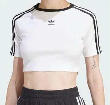 아디다스 스트라이프 크롭 티셔츠