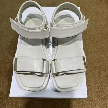 화이트 스포츠 샌들 22.5cm