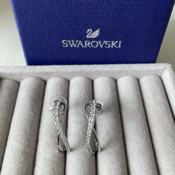 SWAROVSKI 귀걸이