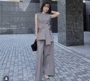 미사용 새상품, 린넨 혼방 슬리브리스 블라우스