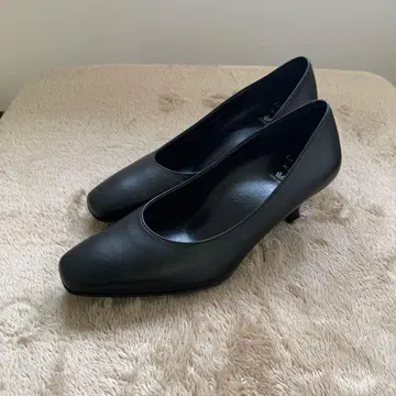 SUCACESS WALK 블랙 펌프스