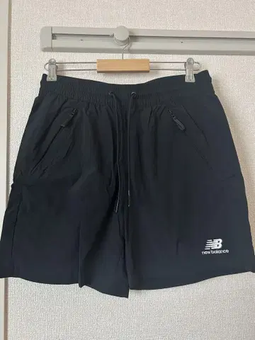 뉴발란스 하프 팬츠