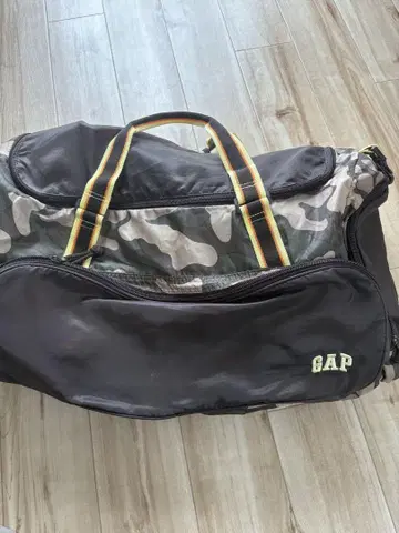 GAP 카모 패턴 보스턴 백