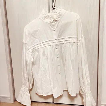 페르나 프릴 블라우스