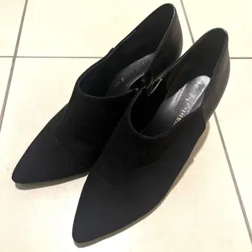 숏부츠 블랙 힐 리본 L 사이즈 24cm