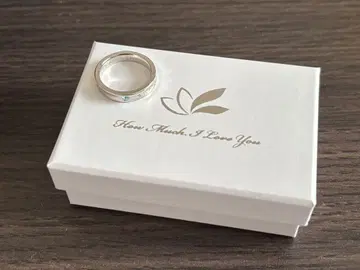 'How Much I Love You' 발매 기념 반지