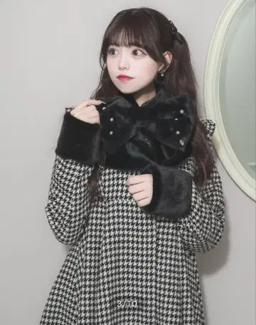 pium 빅 리본 펄 퍼 티펫 블랙