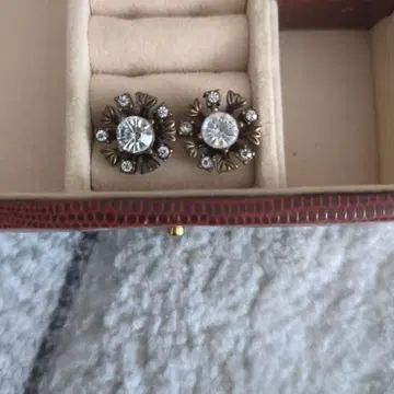 빈티지풍 크리스탈 귀걸이