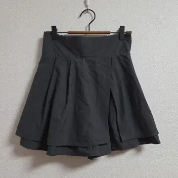 미우비레토 다크 그레이 플리츠 큐롯 무릎 기장