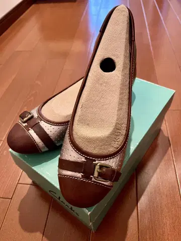 Clarks 버클 플랫 슈즈 브라운/실버