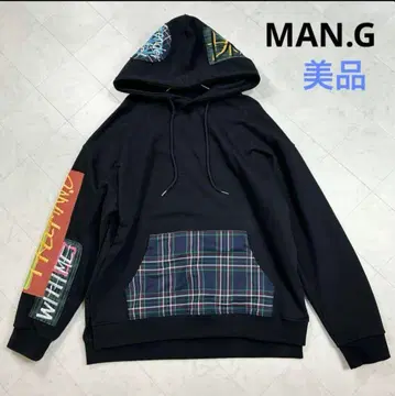 MAN.G의 풀오버 후드티입니다.