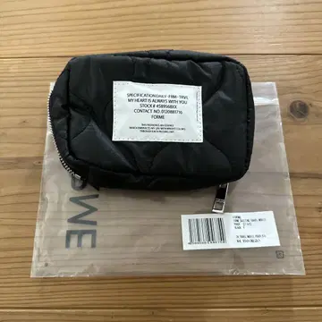 미사용 새상품 FORME 퀼팅 트래블 모바일 파우치 블랙